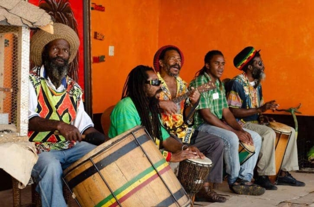Bob-Marley_Nine_Mile_5.jpg
